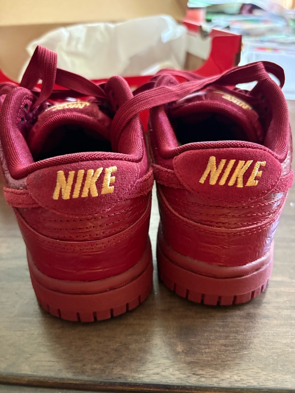 BRAND NEW! Nike Women's Maroon Low-Top Sneakers with Gold Logo - Picture 3 of 8